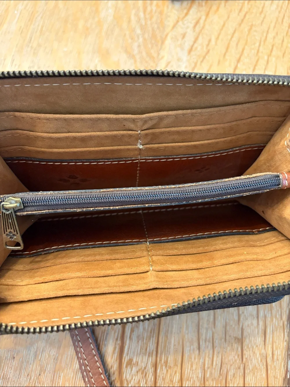 Patricia Nash Pebble-Style Brown Leather Wristlet Wallet - Men's Travel Zip Case